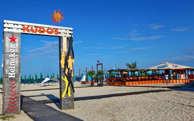 Twin Residence Five Mamaia Exterior photo