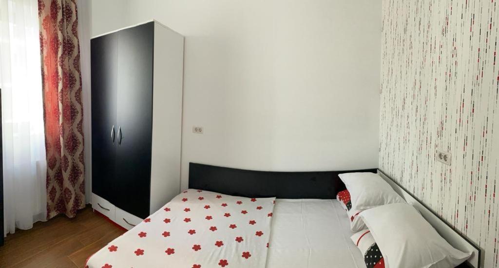 Twin Residence Five Mamaia Room photo